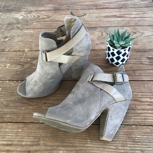 Peep-toe faux-suede heels ❤️